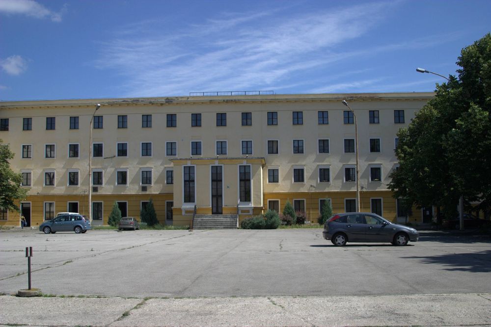 A főépület a belső udvarról