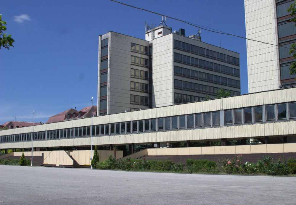 Az alakuló tér a zárt folyósóval